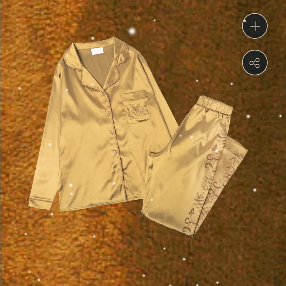 NWT FEARLESS (TAYLOR'S VERSION) SATIN PAJAMA SET